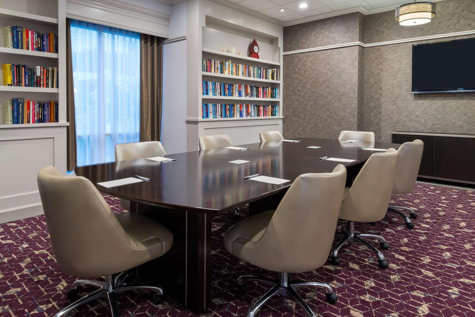 Hampton Inn & Suites Buffalo/Downtown Екстериор снимка