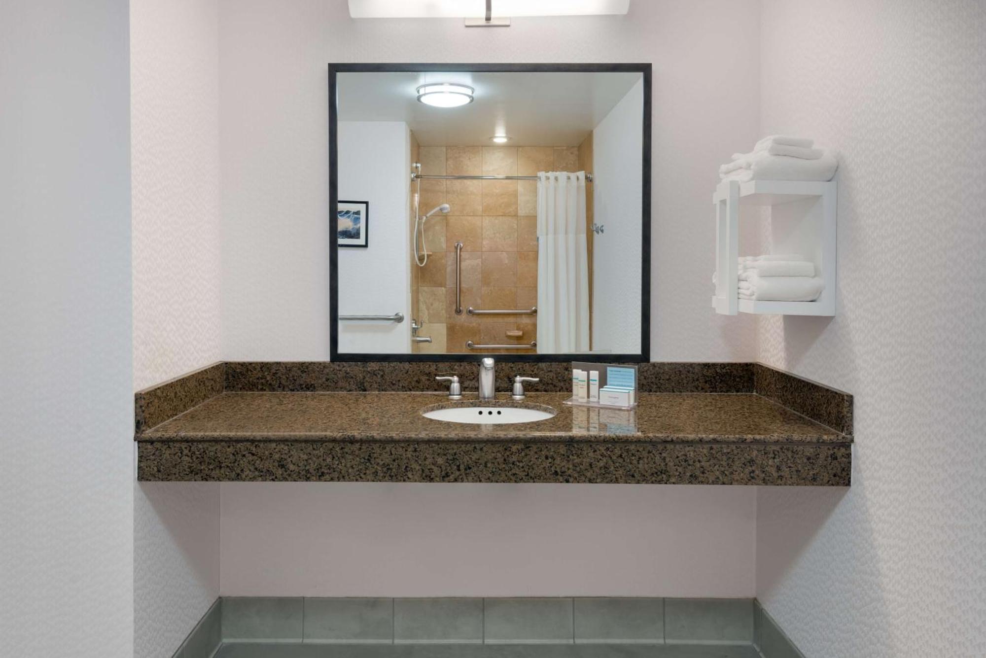 Hampton Inn & Suites Buffalo/Downtown Екстериор снимка