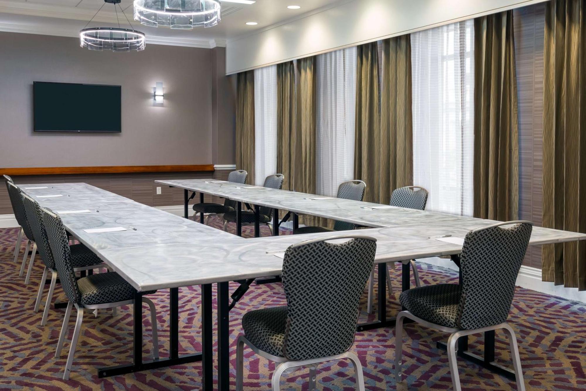 Hampton Inn & Suites Buffalo/Downtown Екстериор снимка