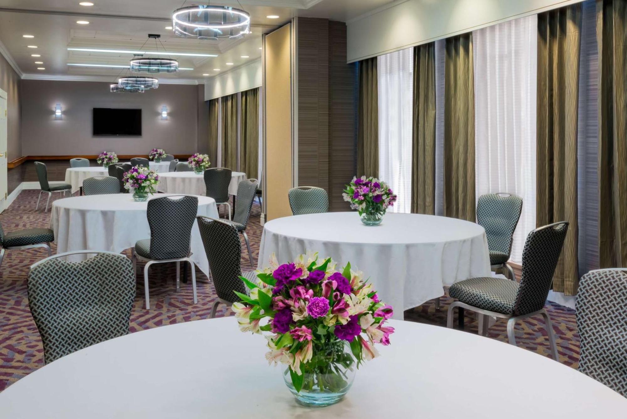 Hampton Inn & Suites Buffalo/Downtown Екстериор снимка