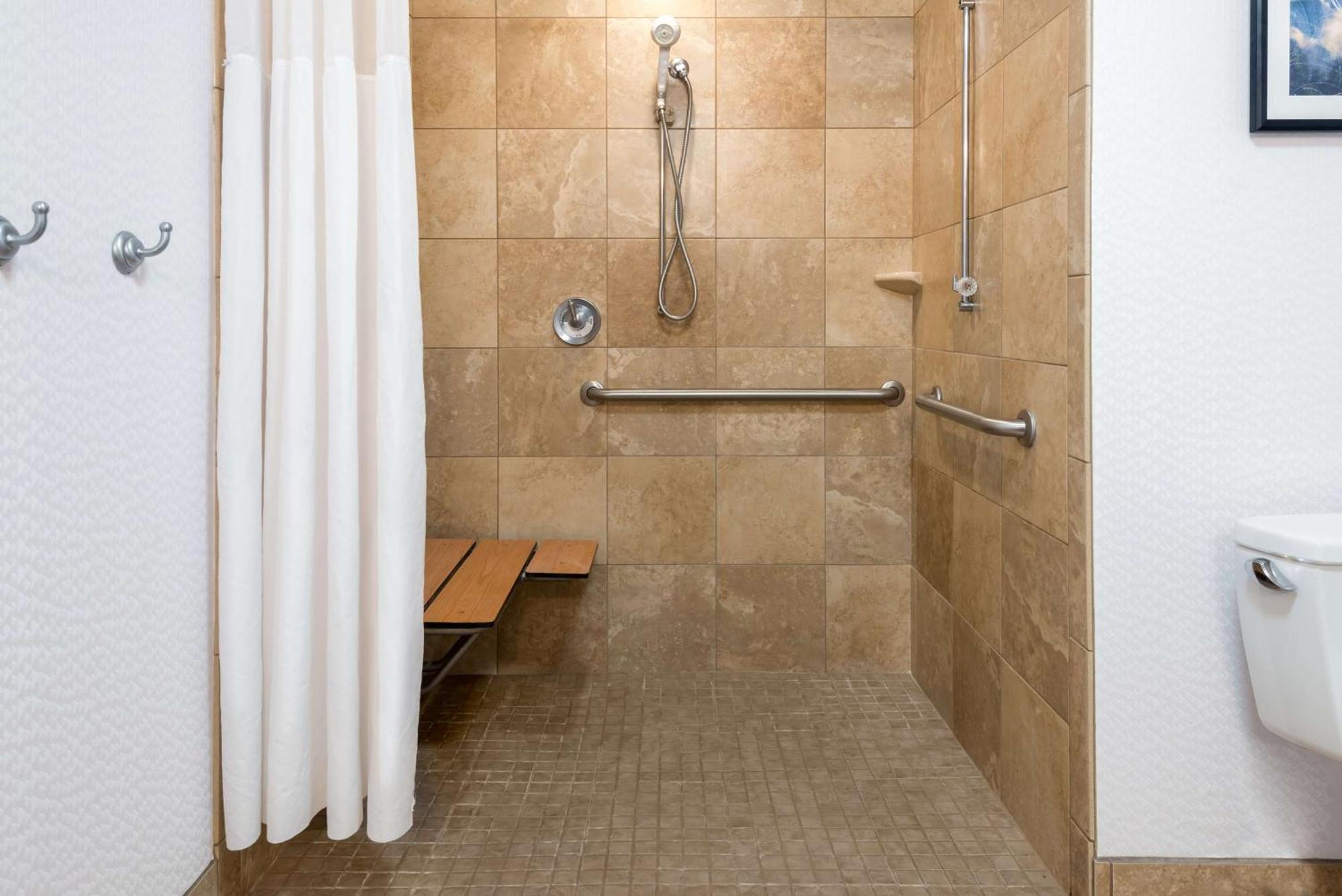 Hampton Inn & Suites Buffalo/Downtown Екстериор снимка
