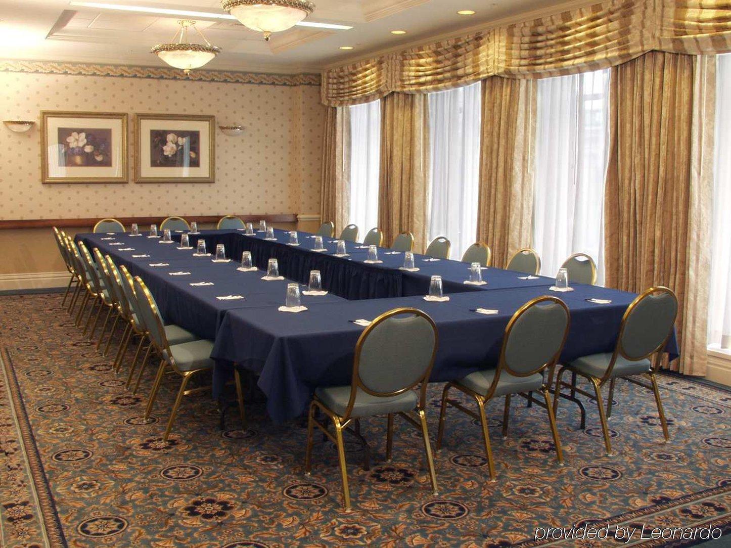 Hampton Inn & Suites Buffalo/Downtown Съоръжения снимка