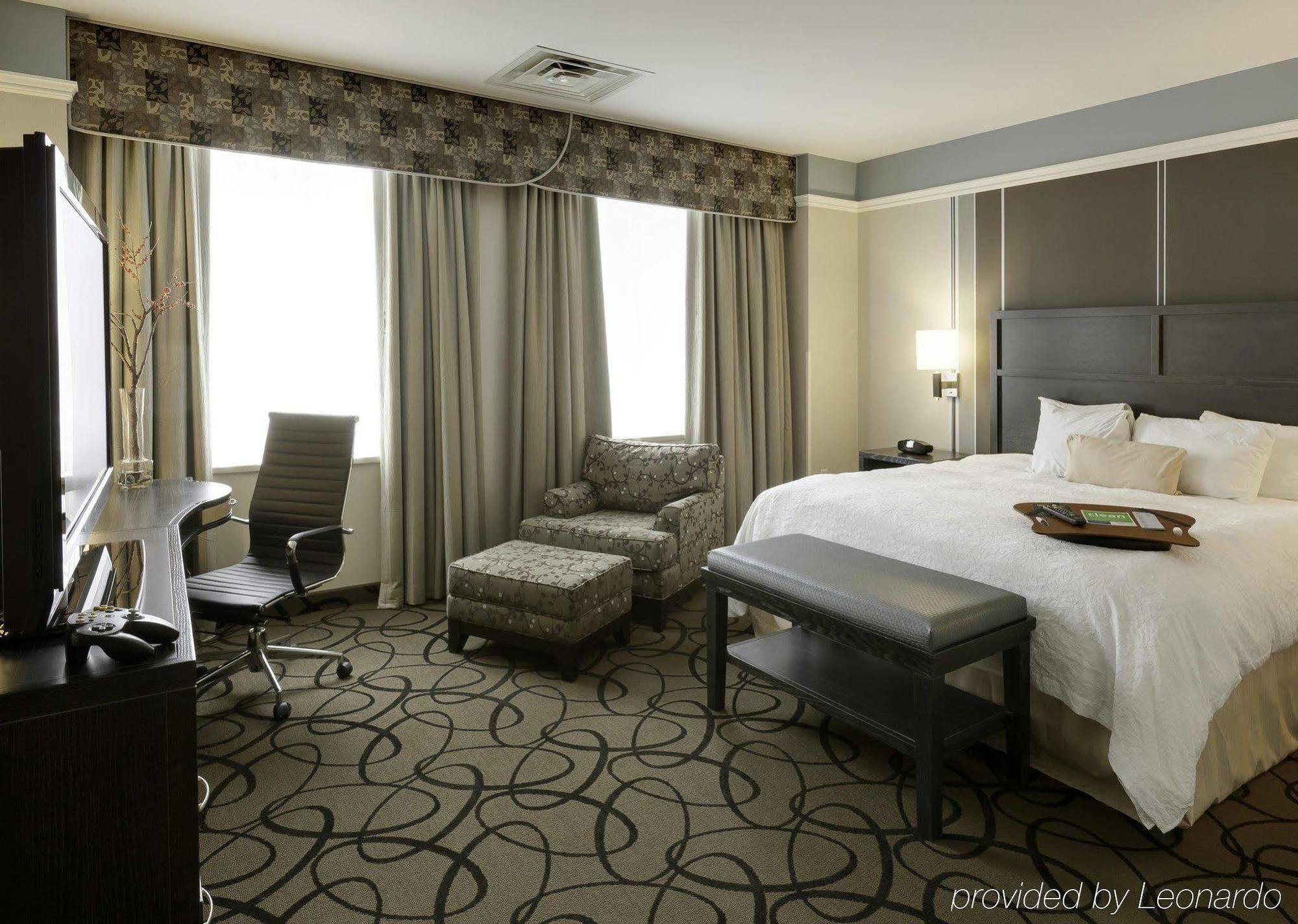 Hampton Inn & Suites Buffalo/Downtown Стая снимка